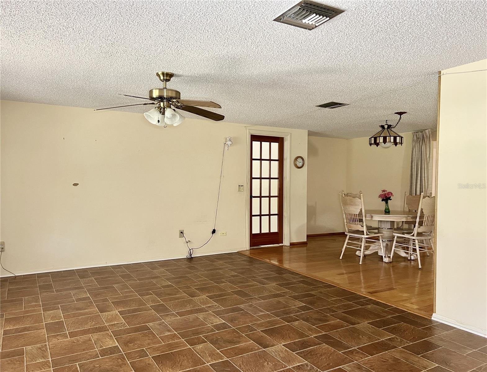 Living Area - Ceiling Fan