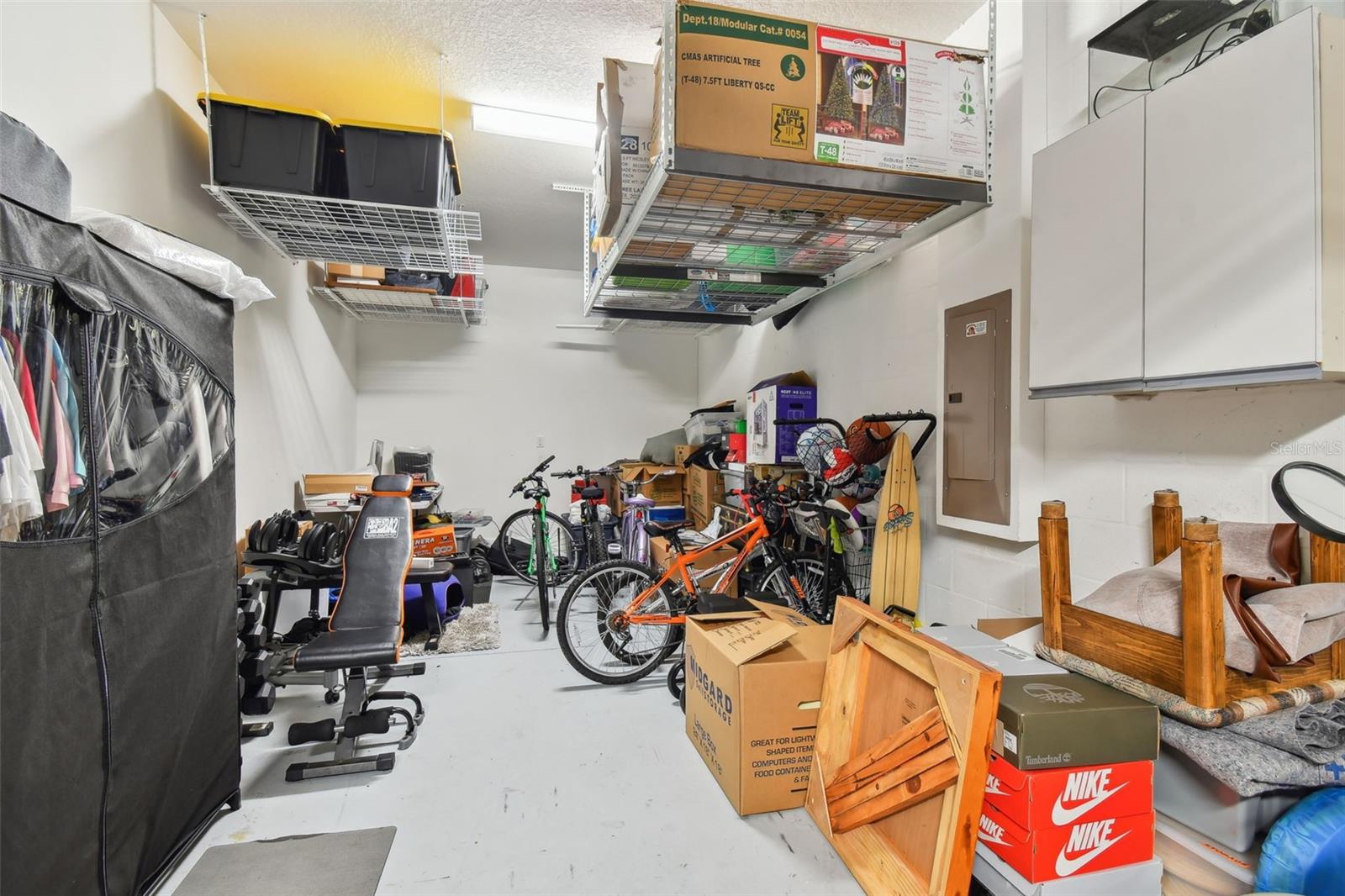 Tandem section of garage space