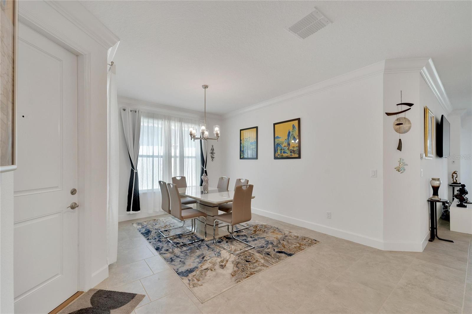 Dining Area/Foyer