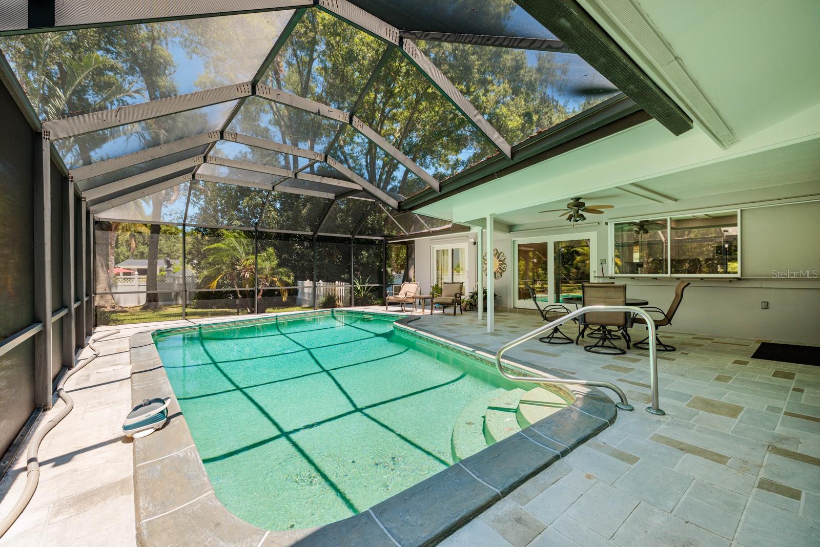 Pool - view toward Lanai