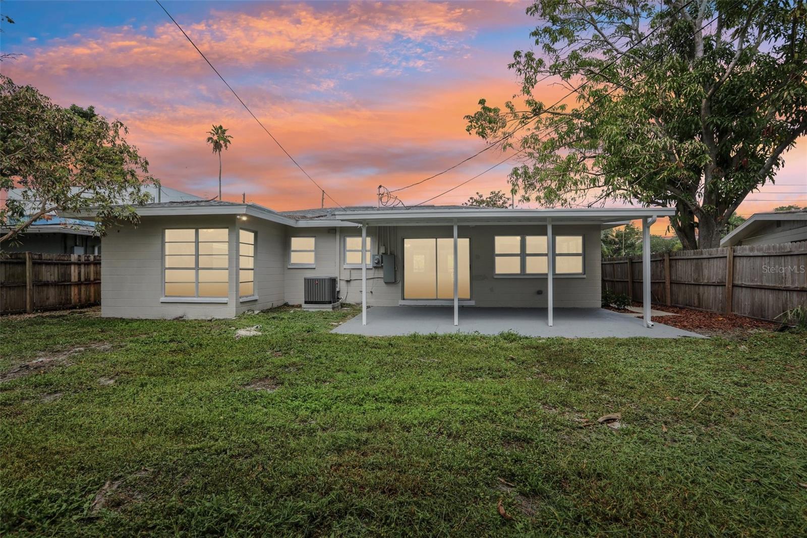 Large spacious back yard