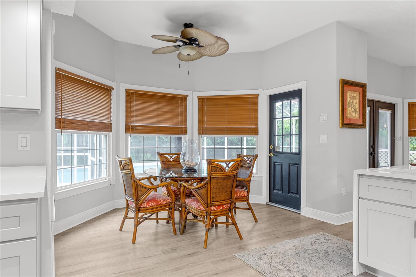 Kitchen Eating Area