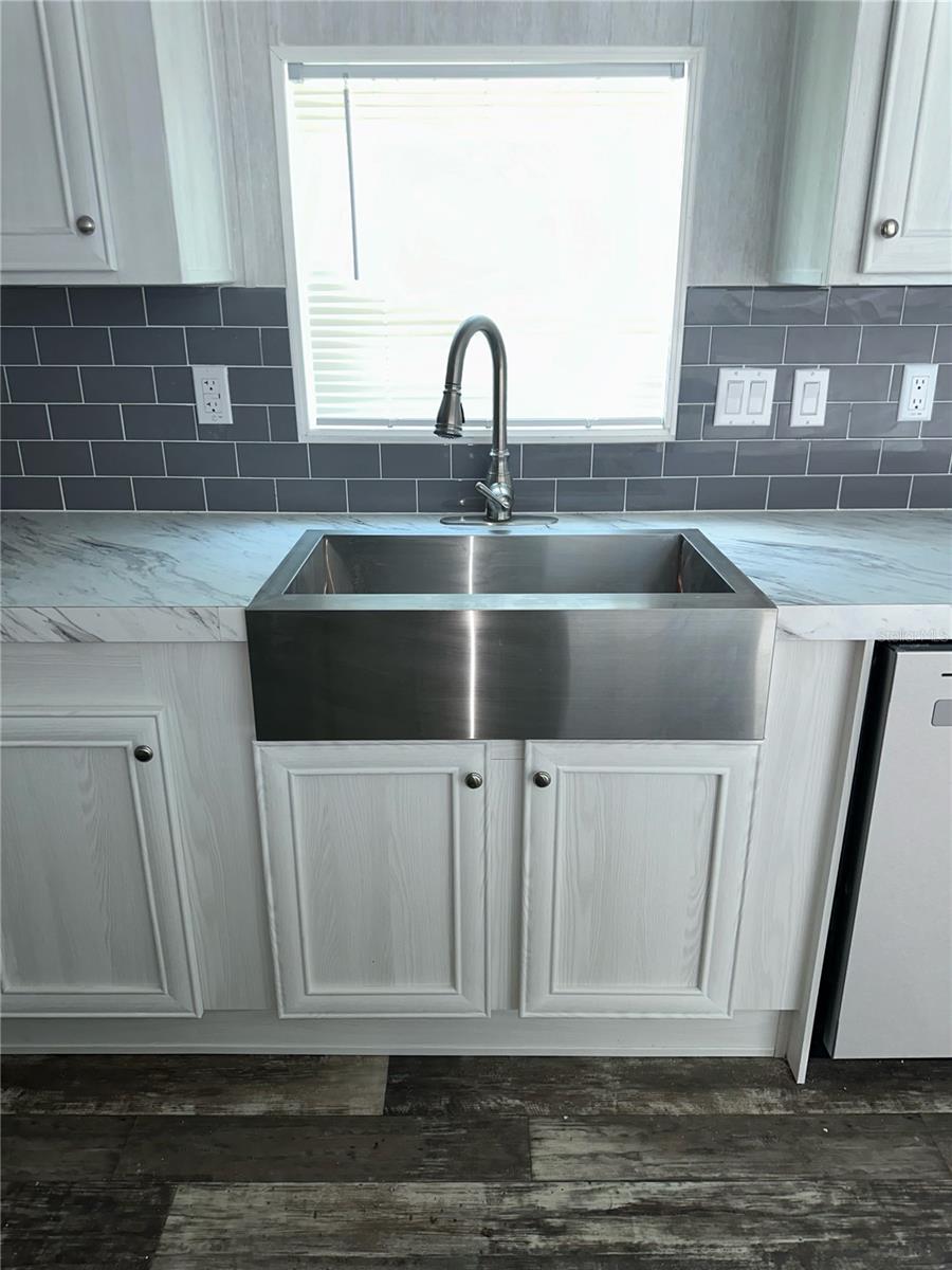 Farmhouse Sink w/Window to Backyard