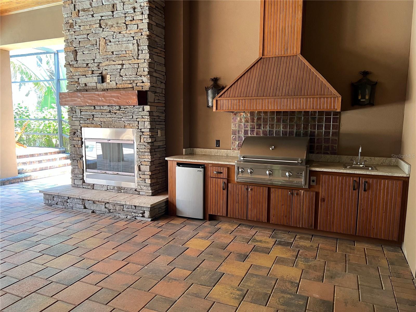 Outdoor Kitchen and Fireplace