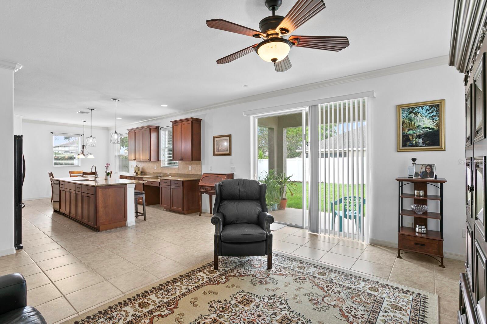 Open concept floorplan with a combinded family room and kitchen