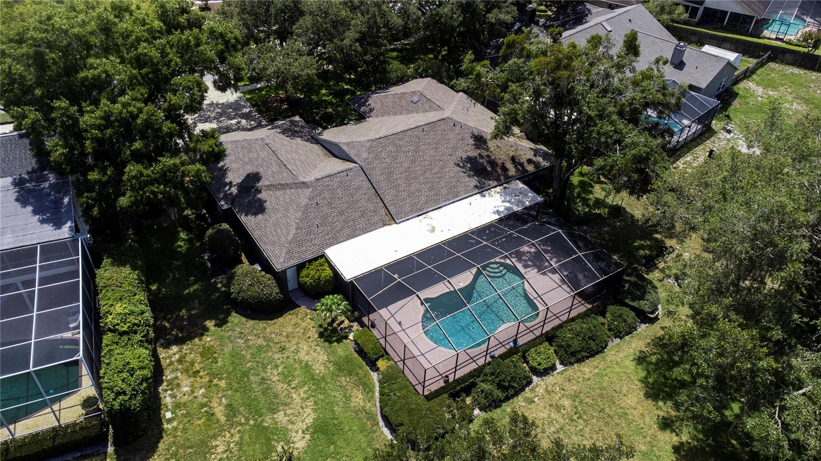 House and pool - Drone view