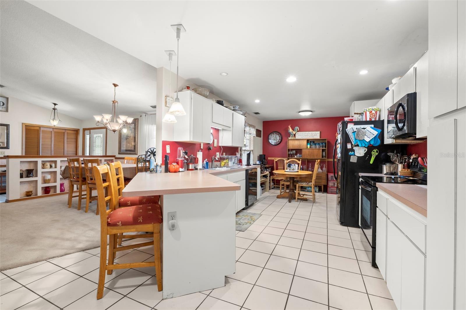 Kitchen with lots of cabinets