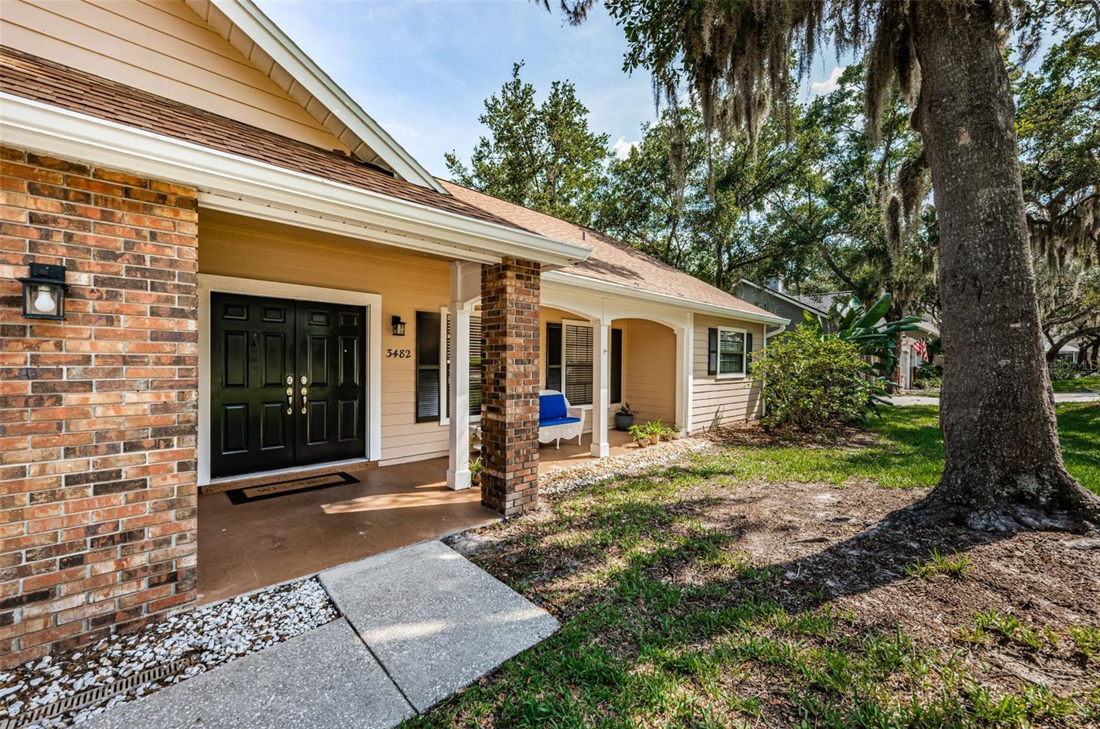 Entrance & Front Porch