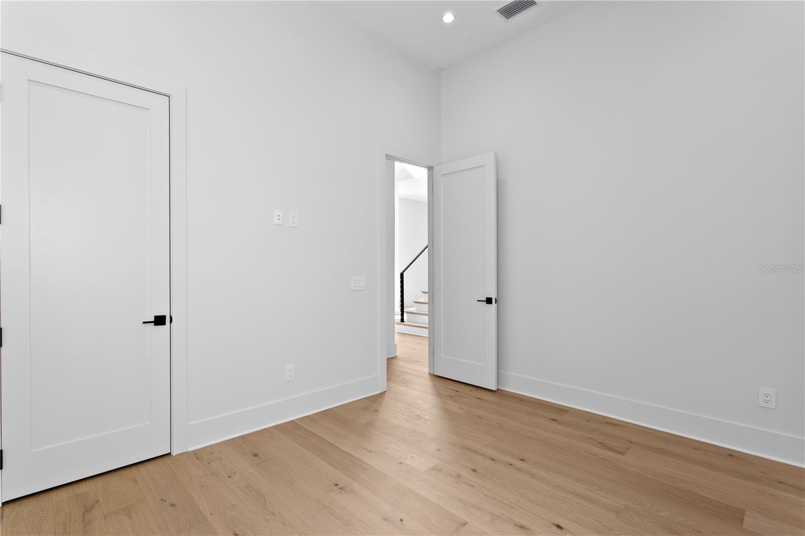 Bed 1 - Downstairs with full bathroom and 2nd laundry hook up in hall for stackable