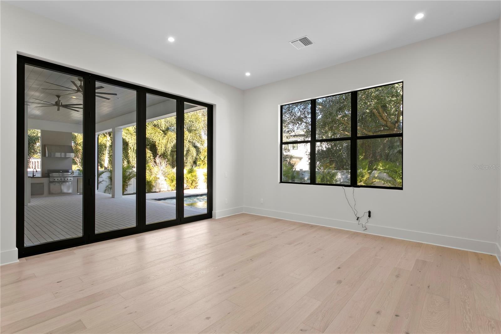 Cabana Room - Entertaining is a breeze