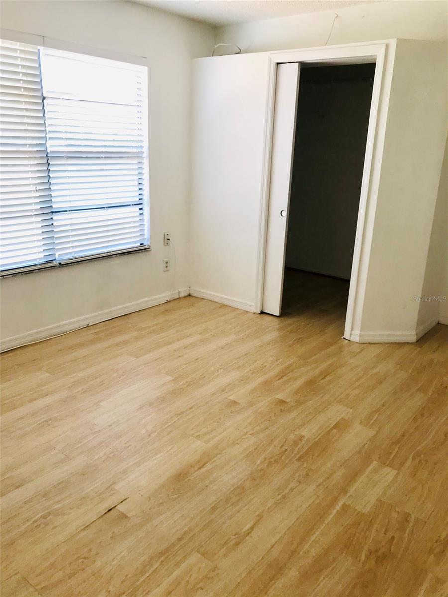 Upstairs 1st Bedroom With Walk-in Closet