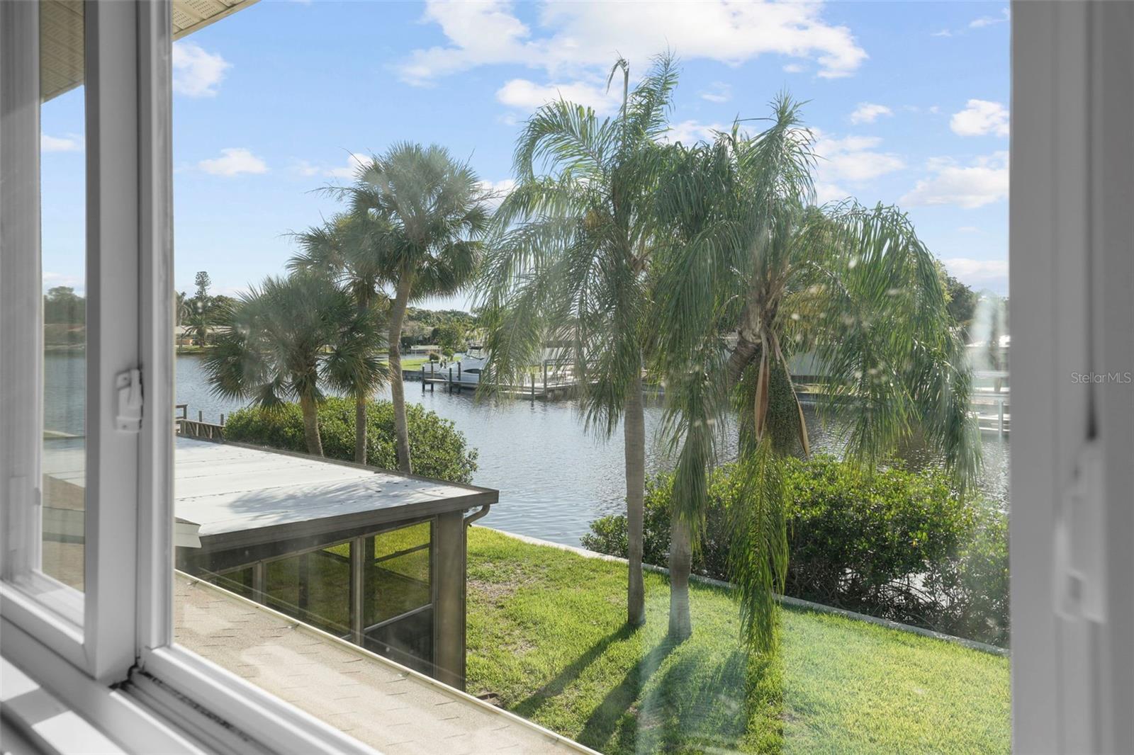 3rd bedroom overlooking canal