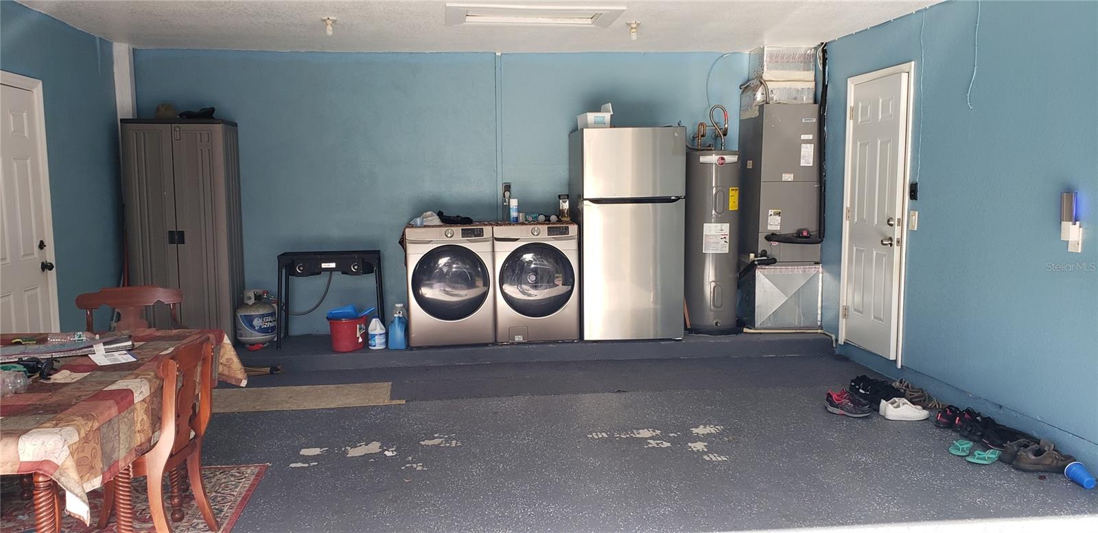 2 car garage with laundry