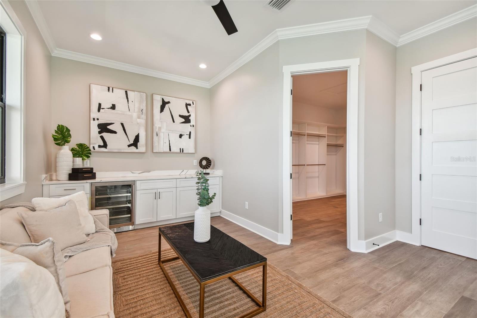 Master Sitting Area & Wet Bar