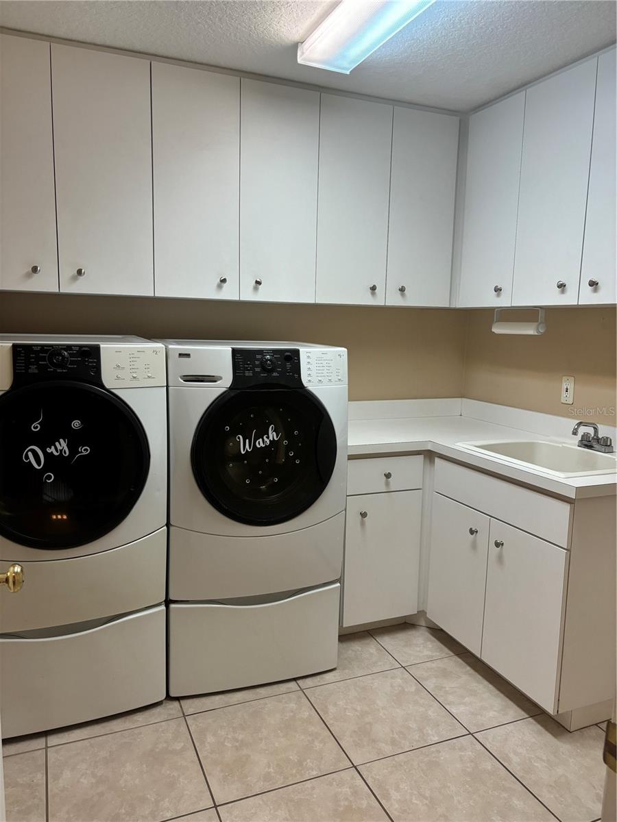 Indoor laundry room