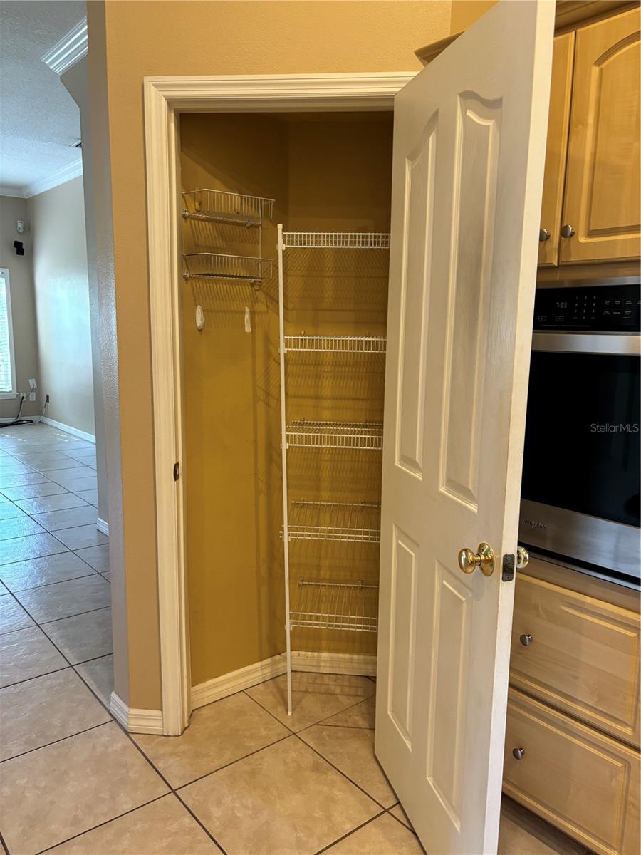 Kitchen pantry