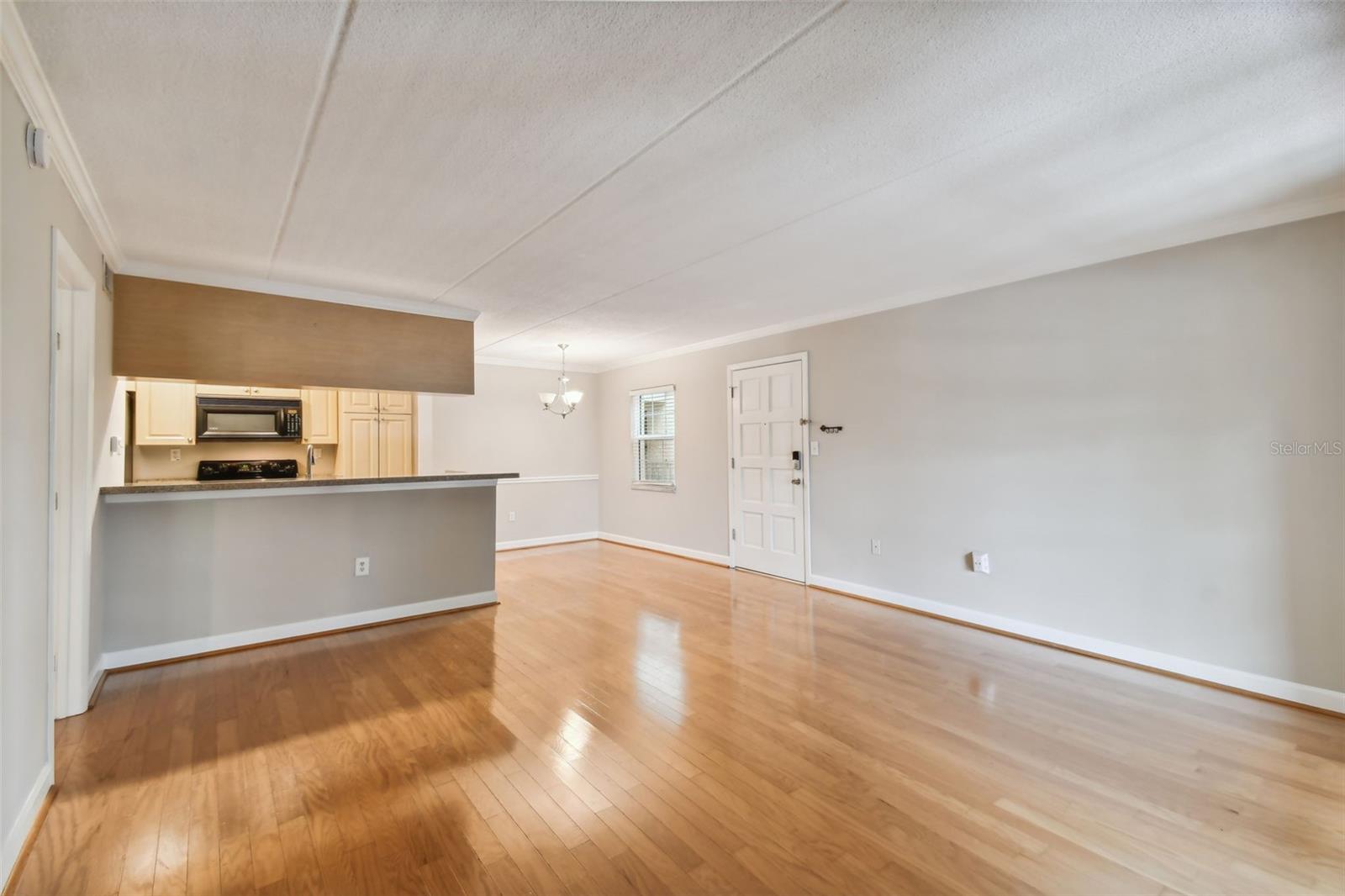 Kitchen and dinette area