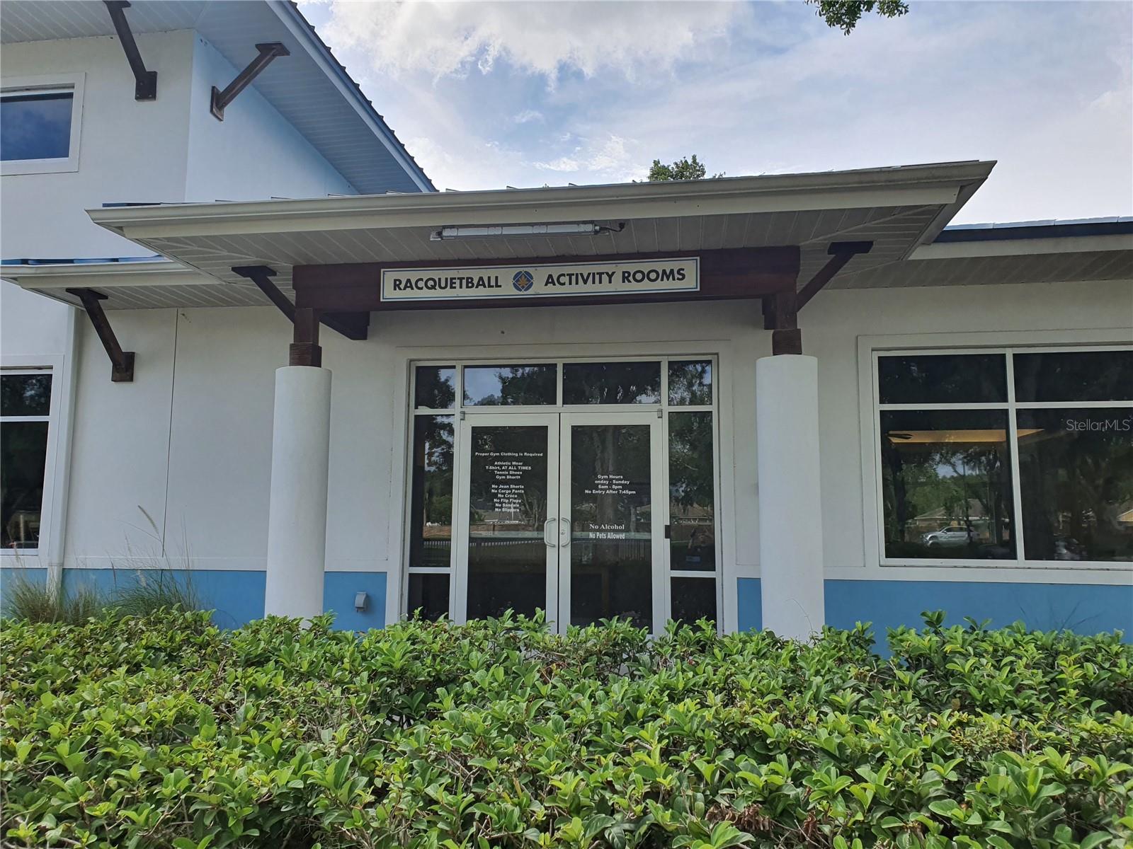 Meadow Pointe Racquetball courts