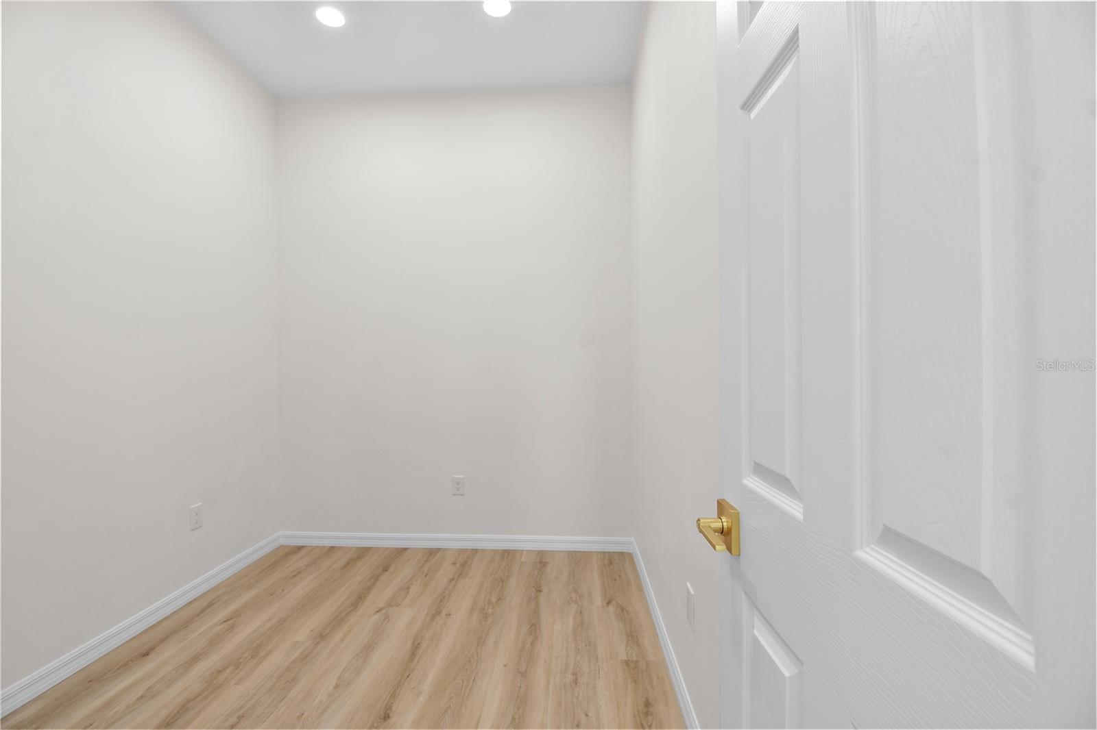 Primary Suite Walk-in Closet