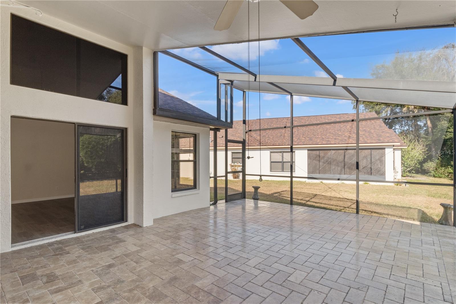 Oversized Screened Lanai with Gorgeous