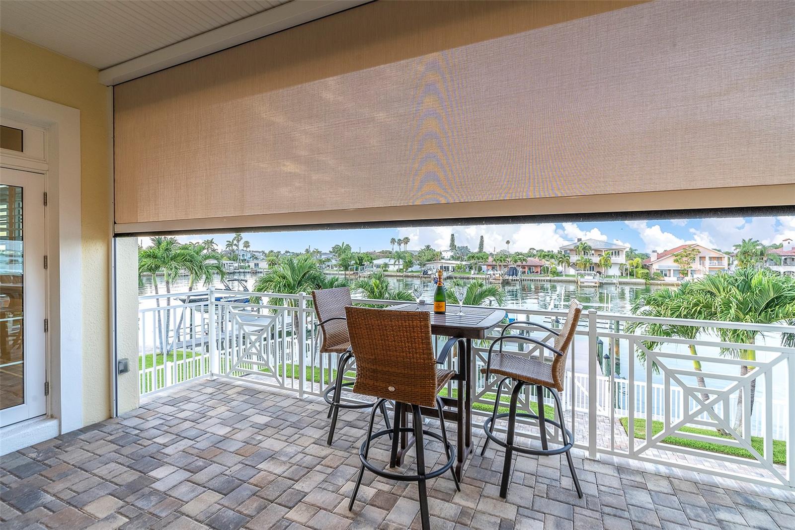 Balcony has a electric sun shade/screen