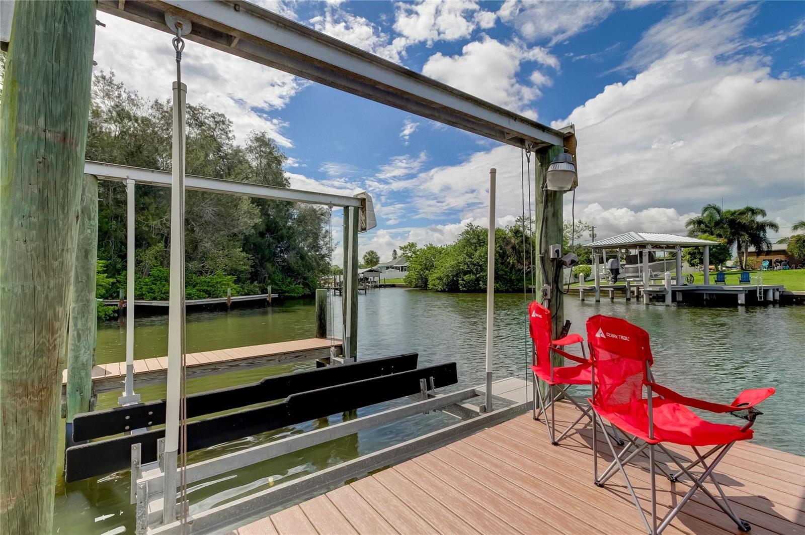 16000 lb boat lift.