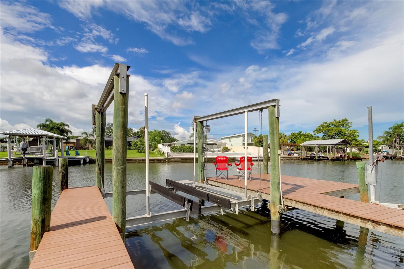 16000 lb boat lift. Lifetime Trex Decking