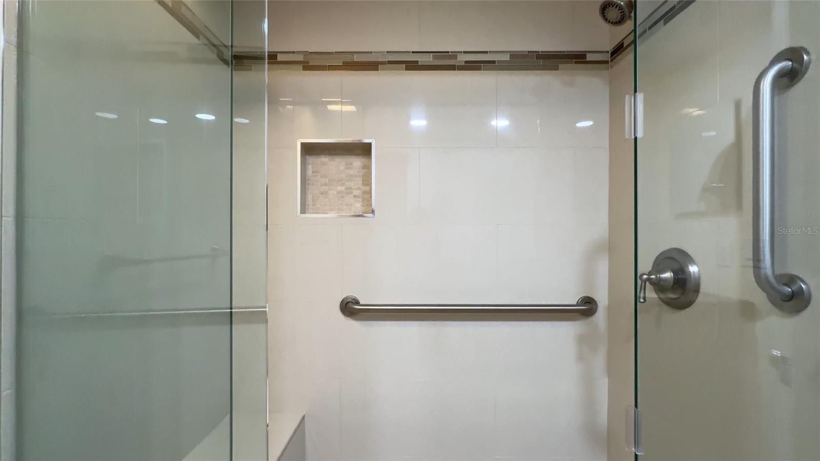 Walk in shower with bench