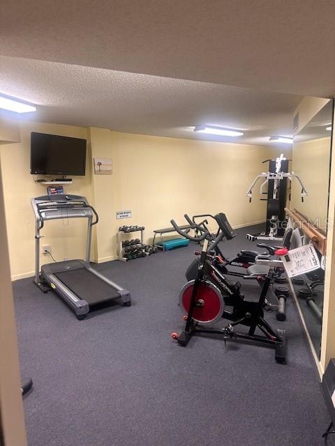 Residents and guests can use the well equipped workout room at any time!