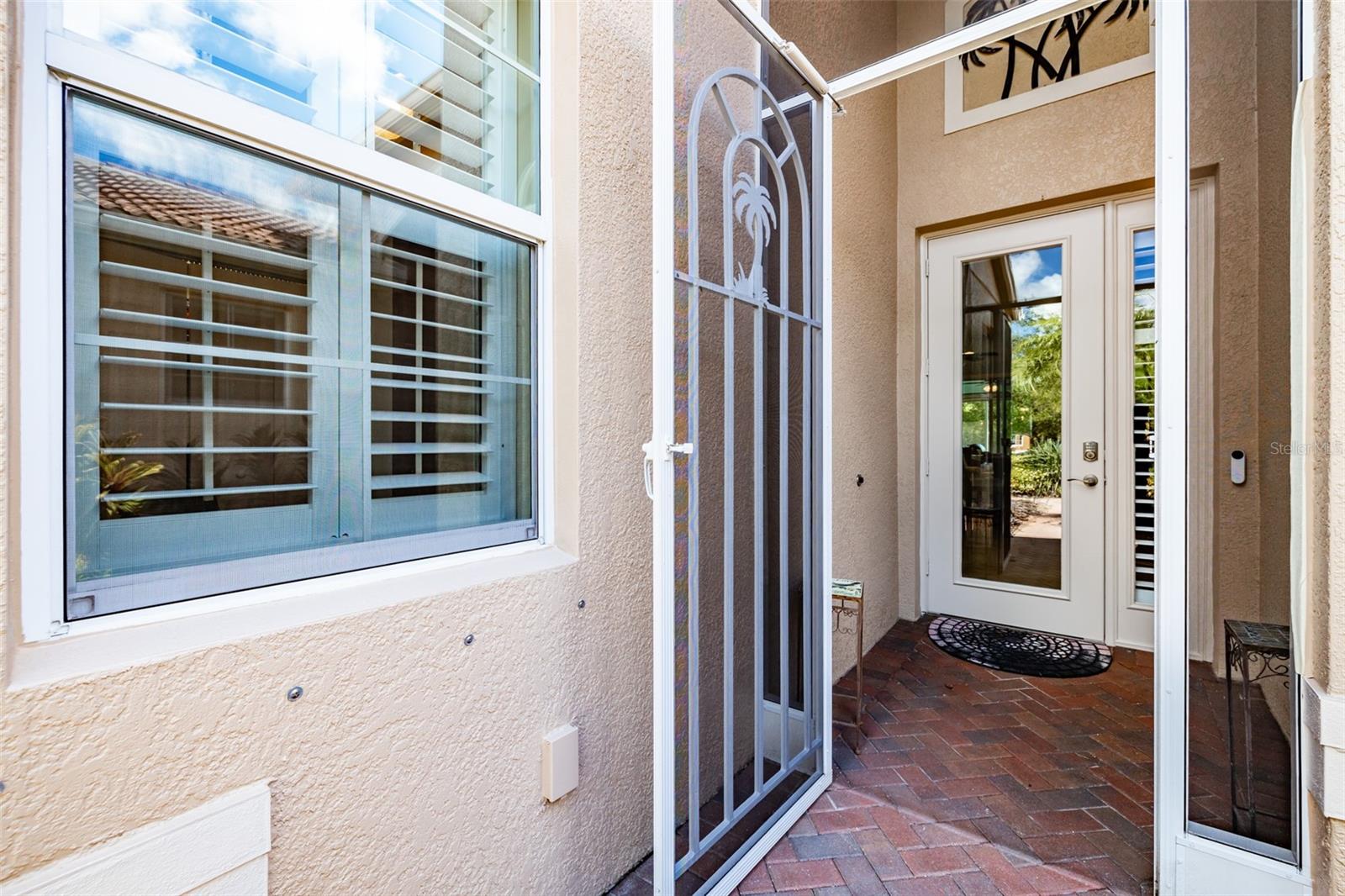 Screened-in Front Entry