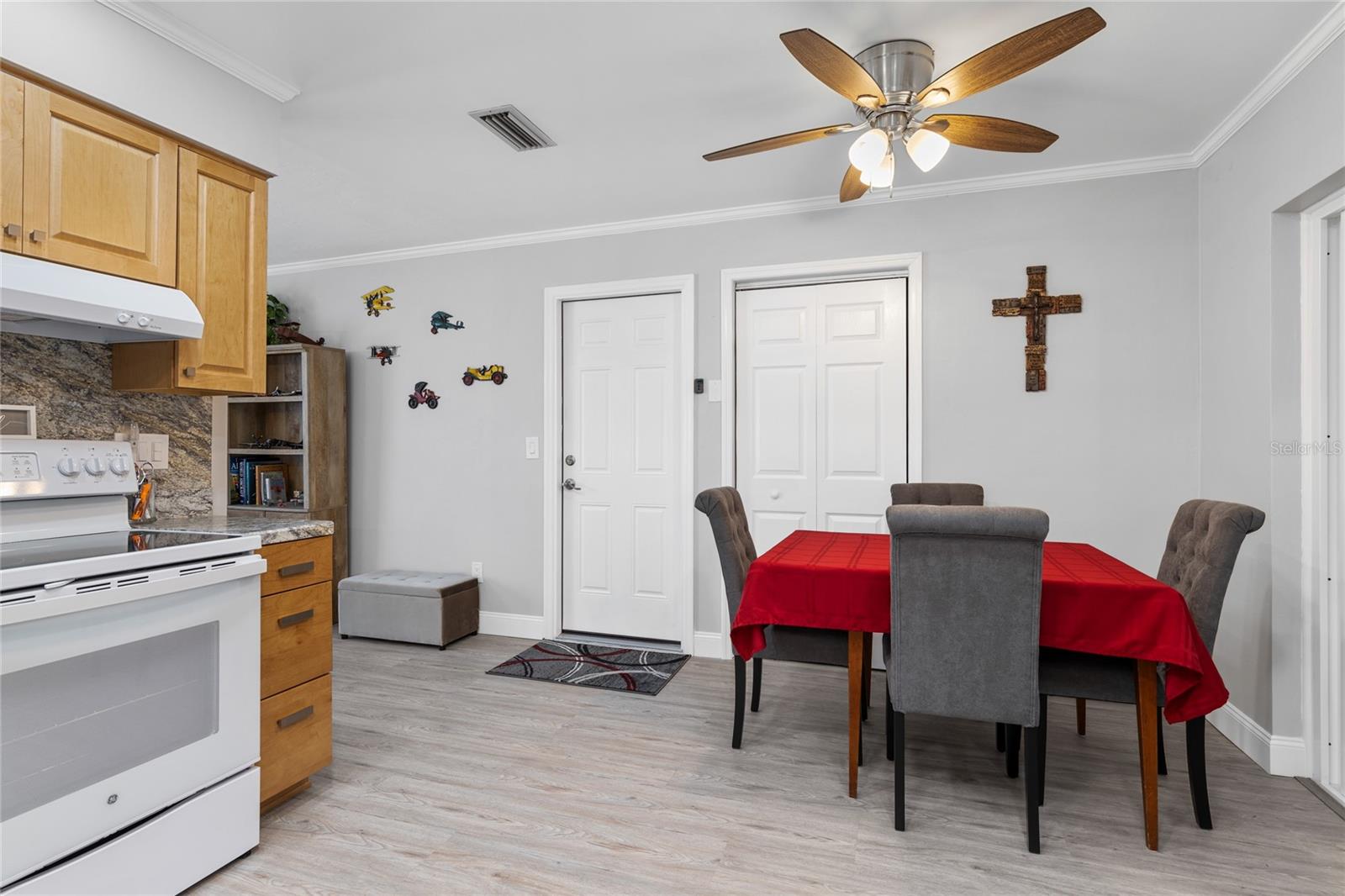 Dining Area / Kitchen