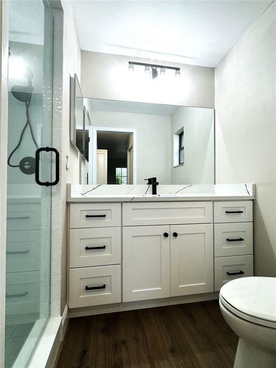 Master Bath w/ Walk-In Shower