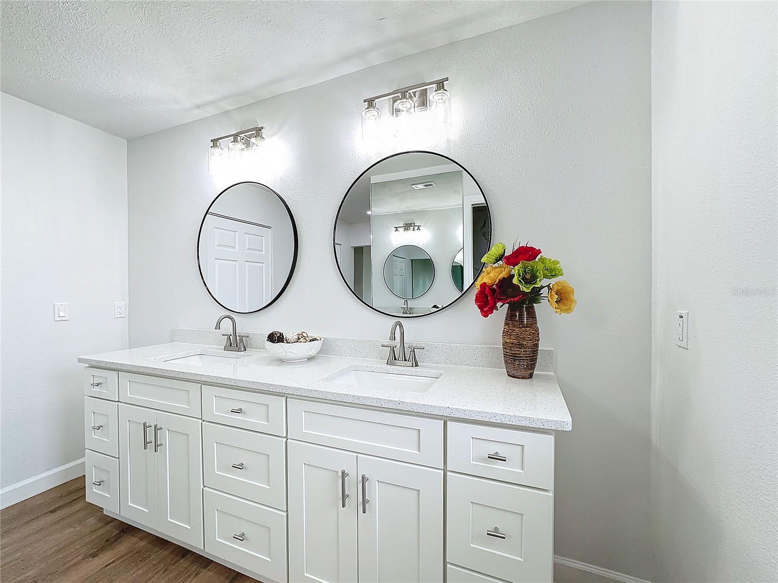 Master bath with dual sinks