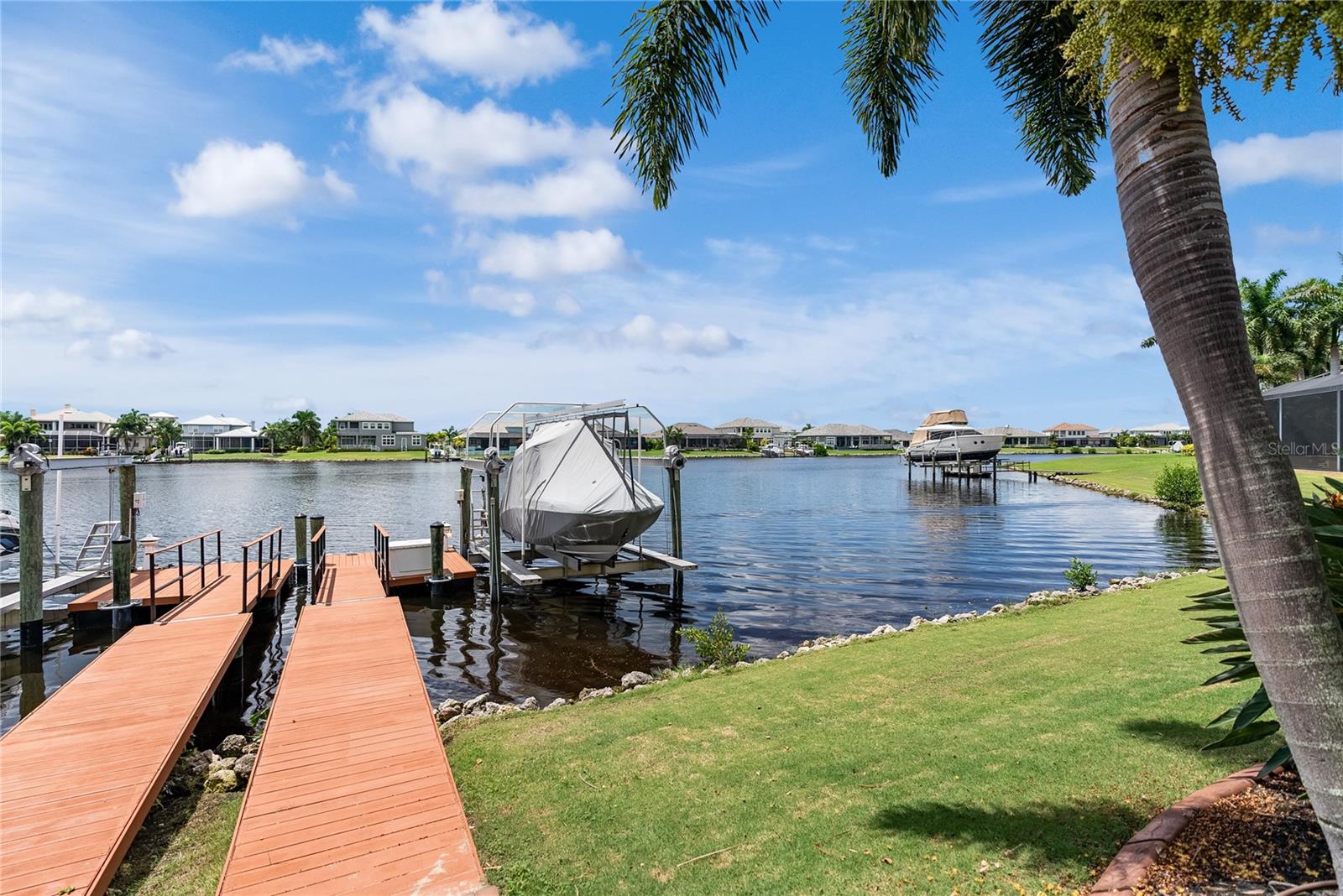 Private Dock and Boatlift