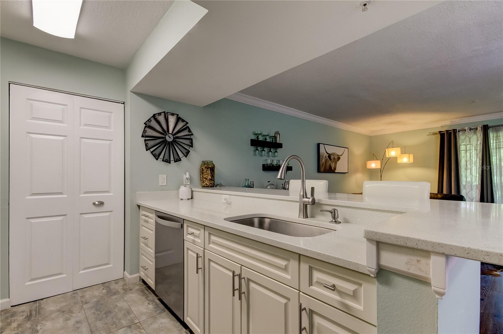 Beautifully updated kitchen