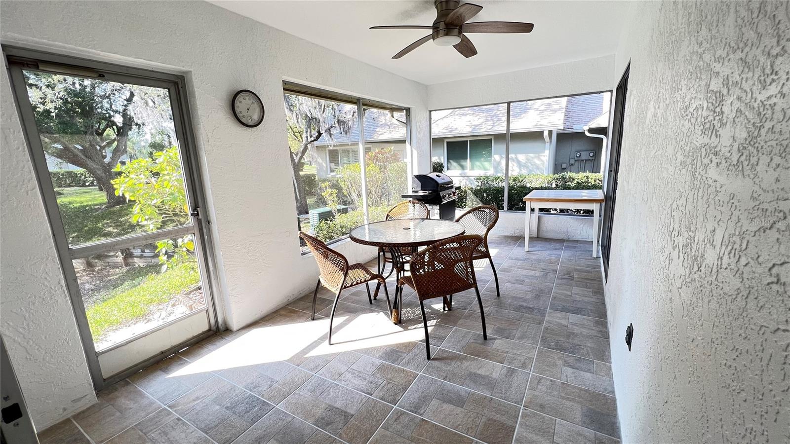 Screen and covered lanai.