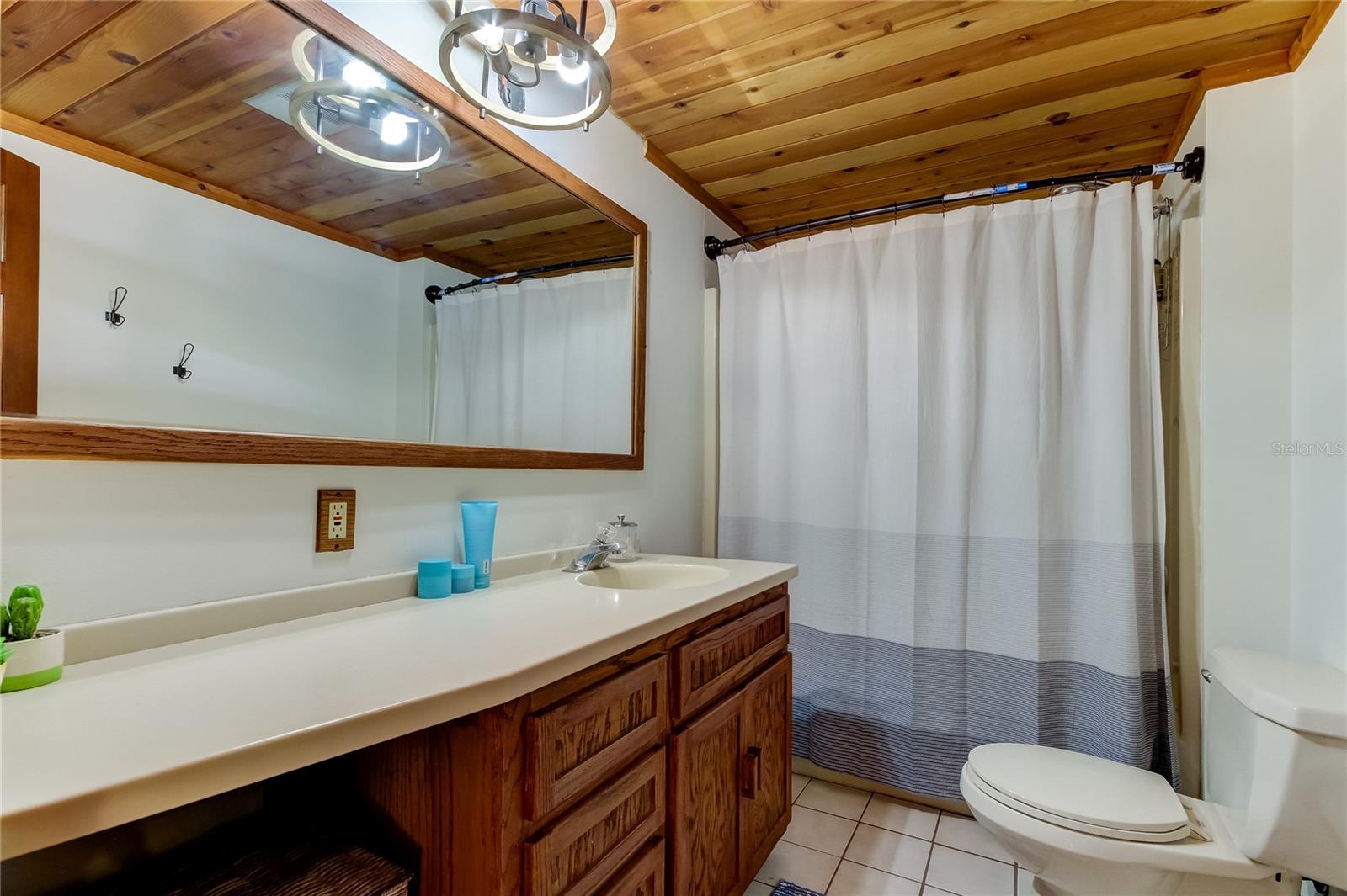 Secondary bathroom