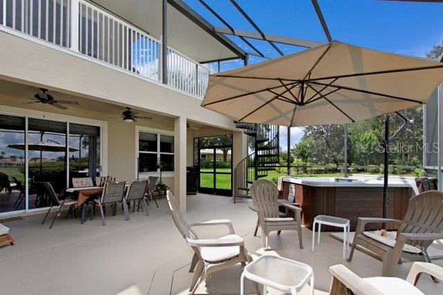 SPACIOUS PATIO WITH JACUZZI