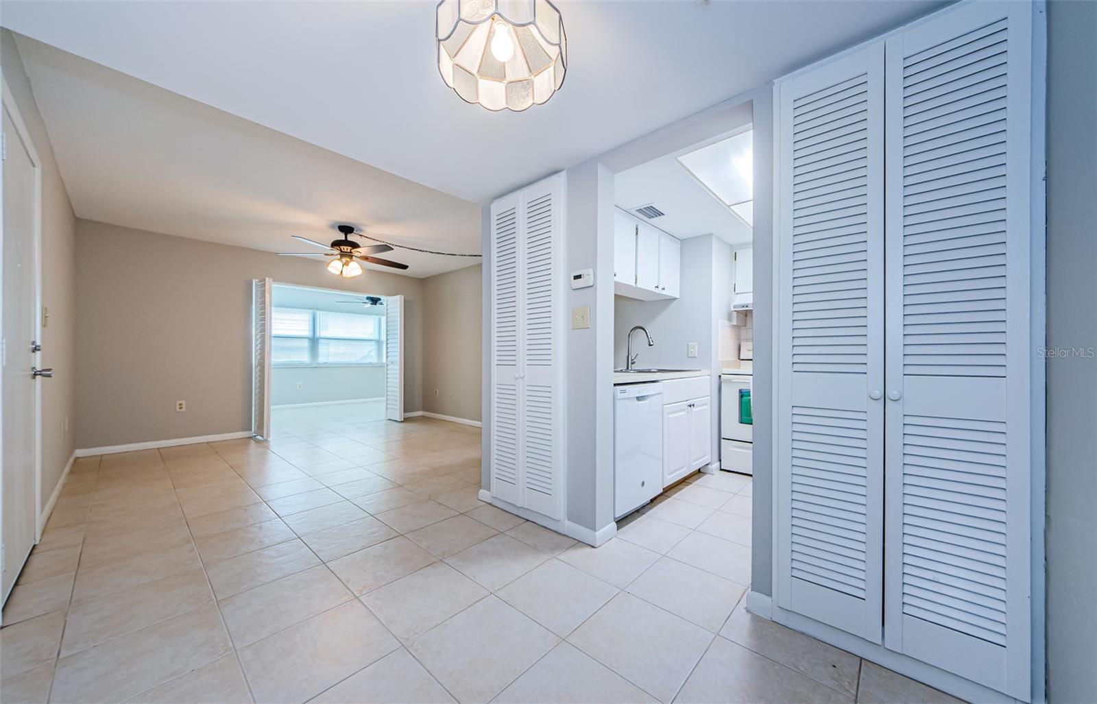 Dining Room/Living Rm/ Kitchen