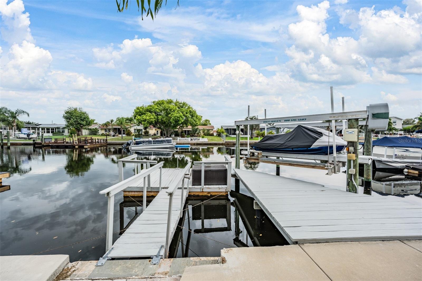 10,000 LB Davit Boat Lift