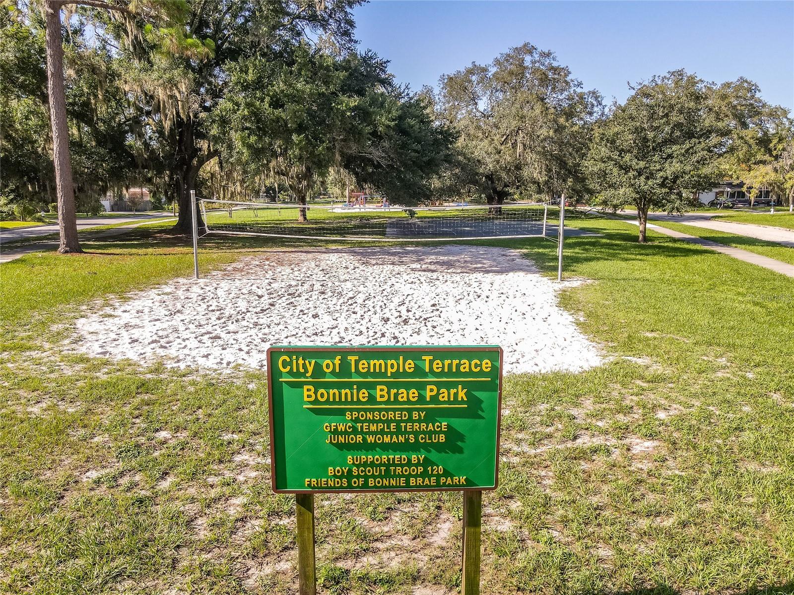 Park w/ beach volleyball within biking distance