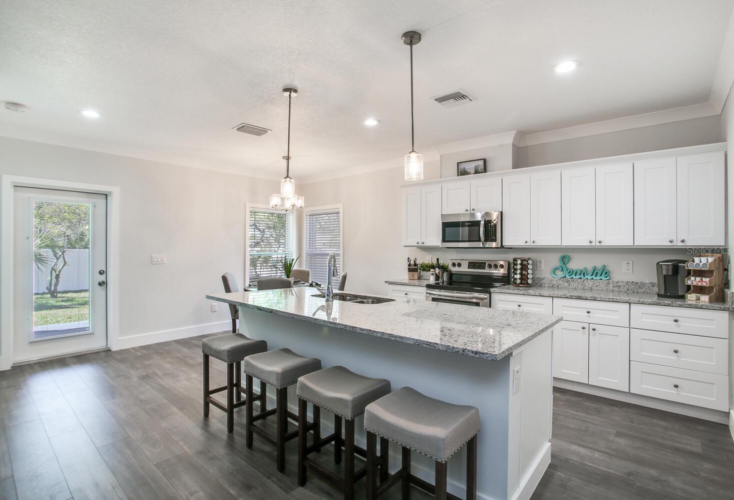 Kitchen Bar Area