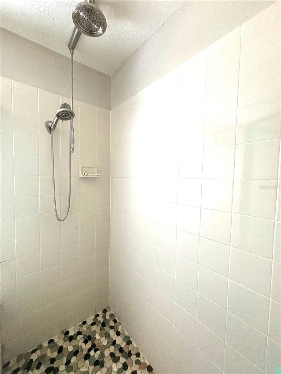 owner's suite shower, rain shower