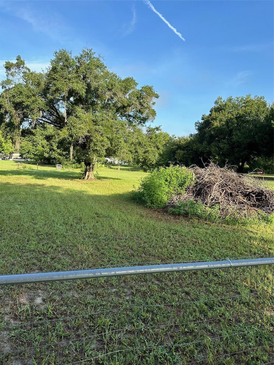 land extends to the second fence