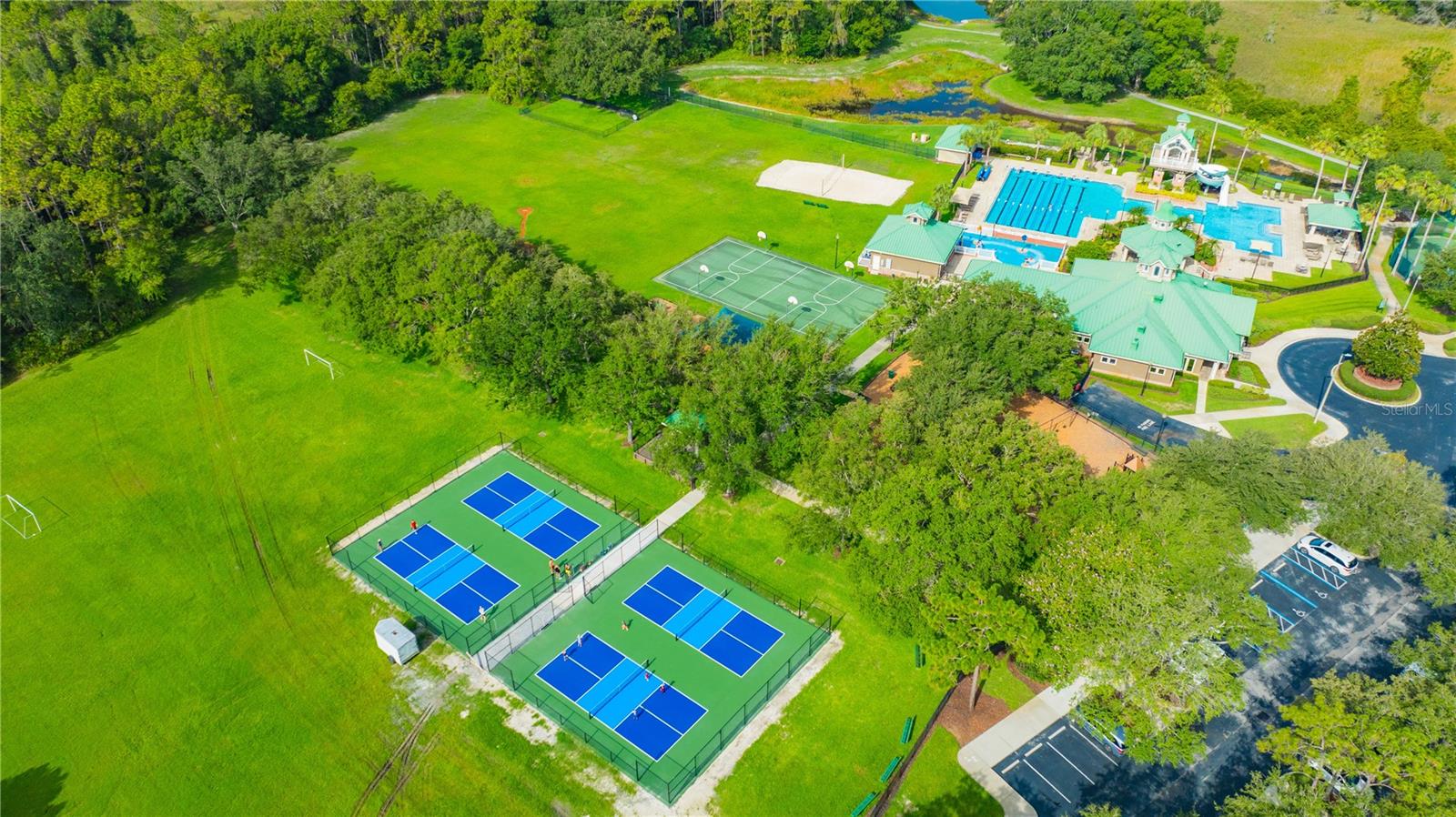 community center tennis courts