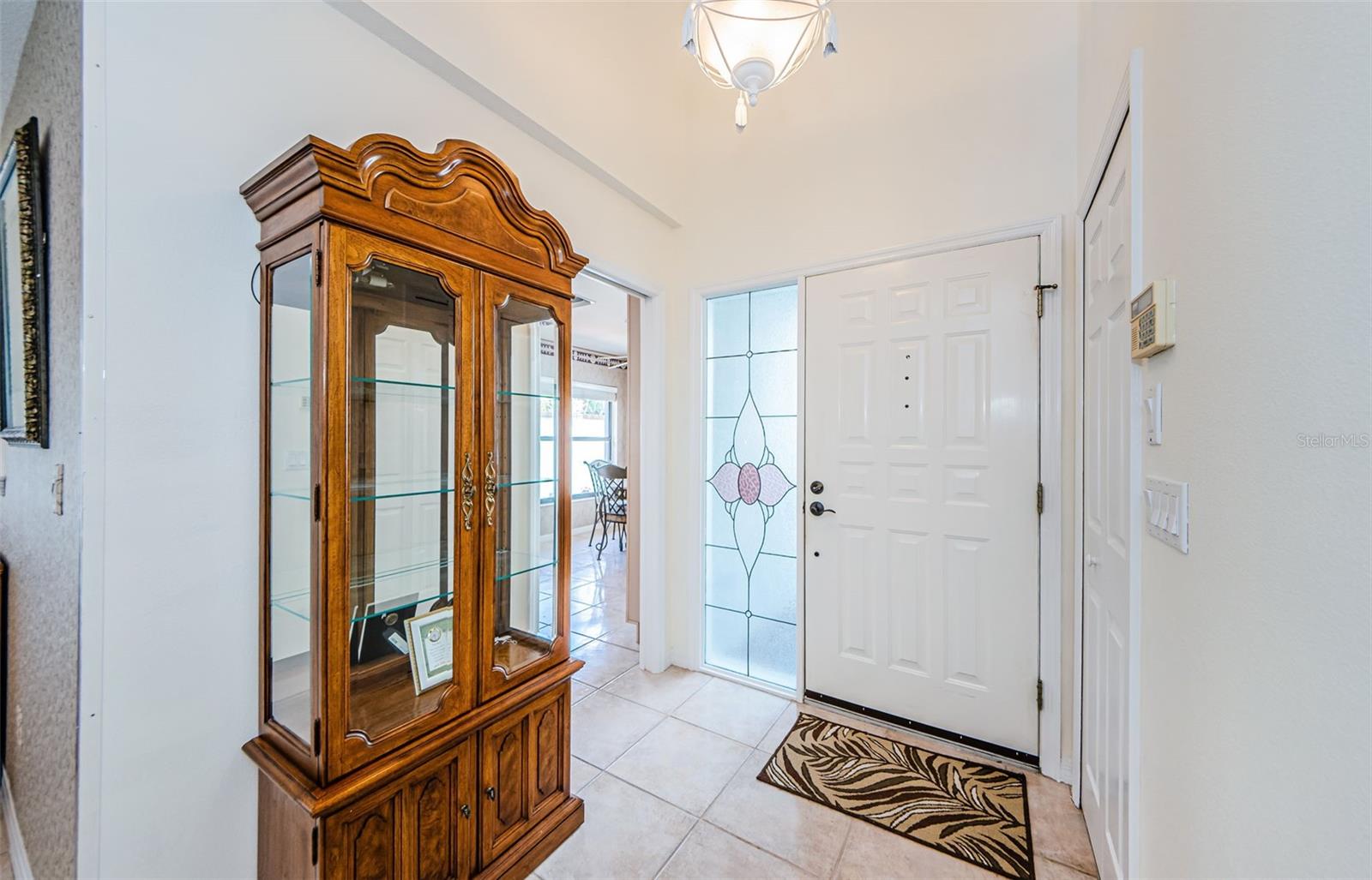 Entry foyer... a blank slate, add color and wow!!