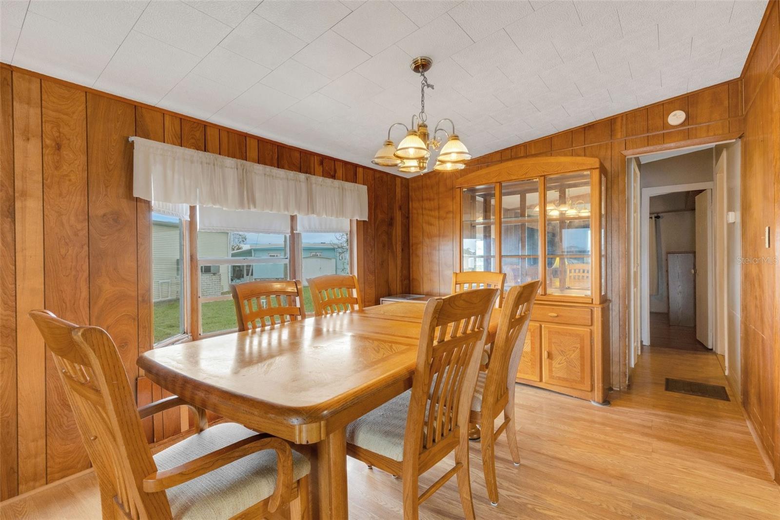 Dining room & hallway to bedrooms