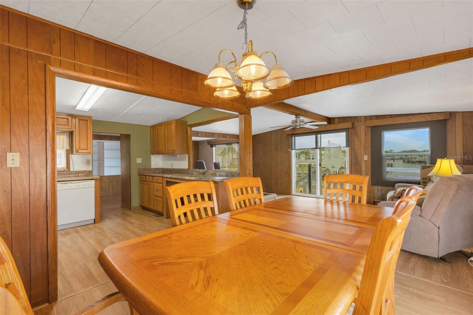 dining room / kitchen