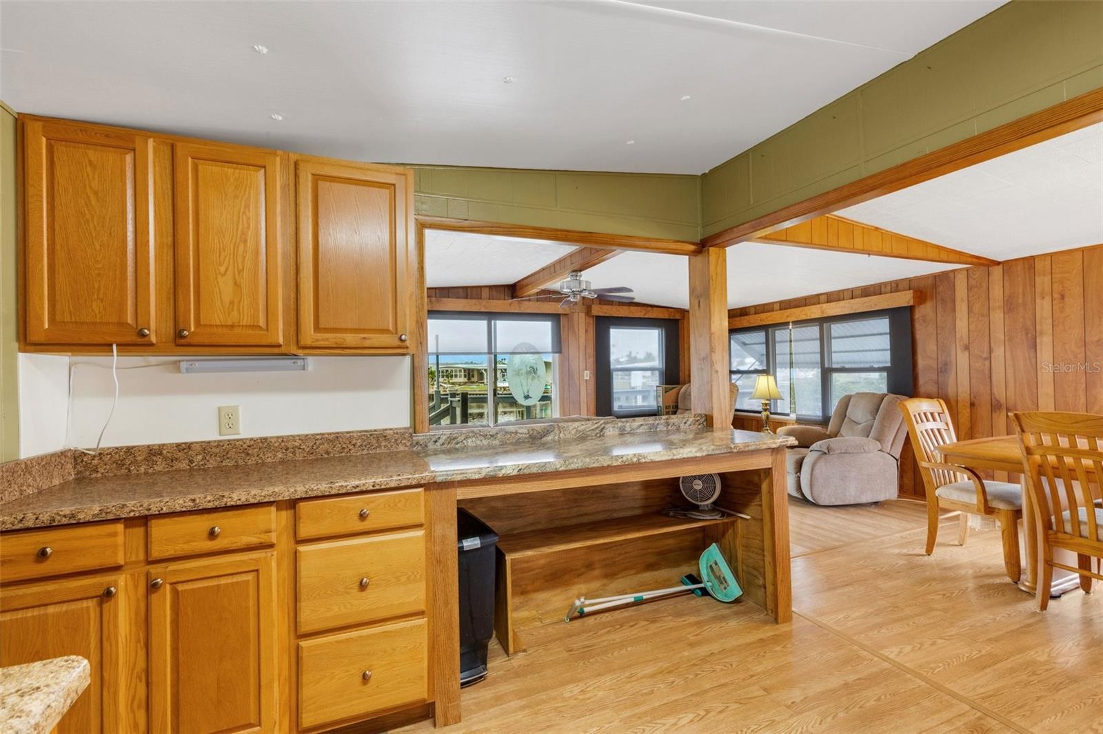 Kitchen / dining room