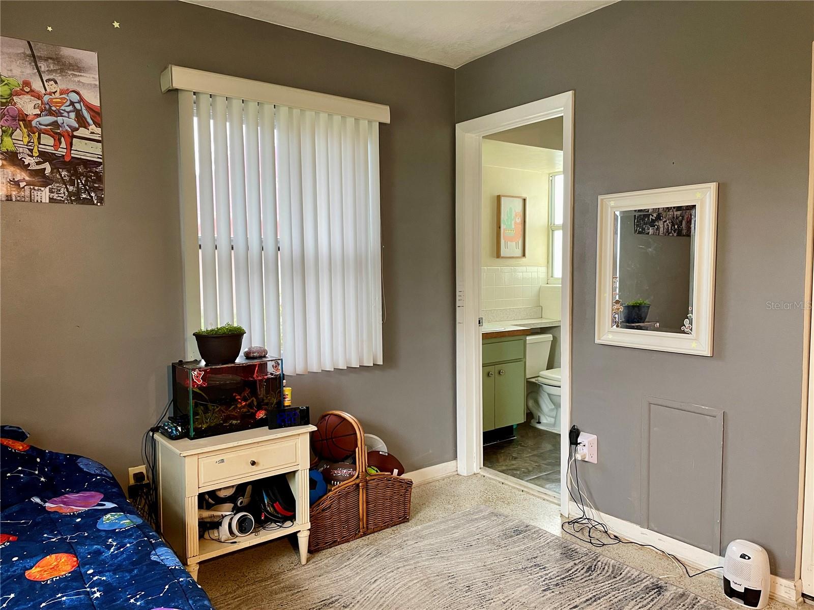 3rd bedroom w/Jack & Jill bathroom.